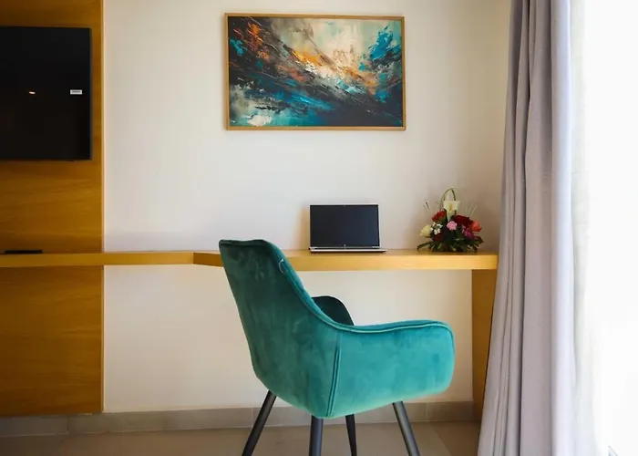 Faho Hotel